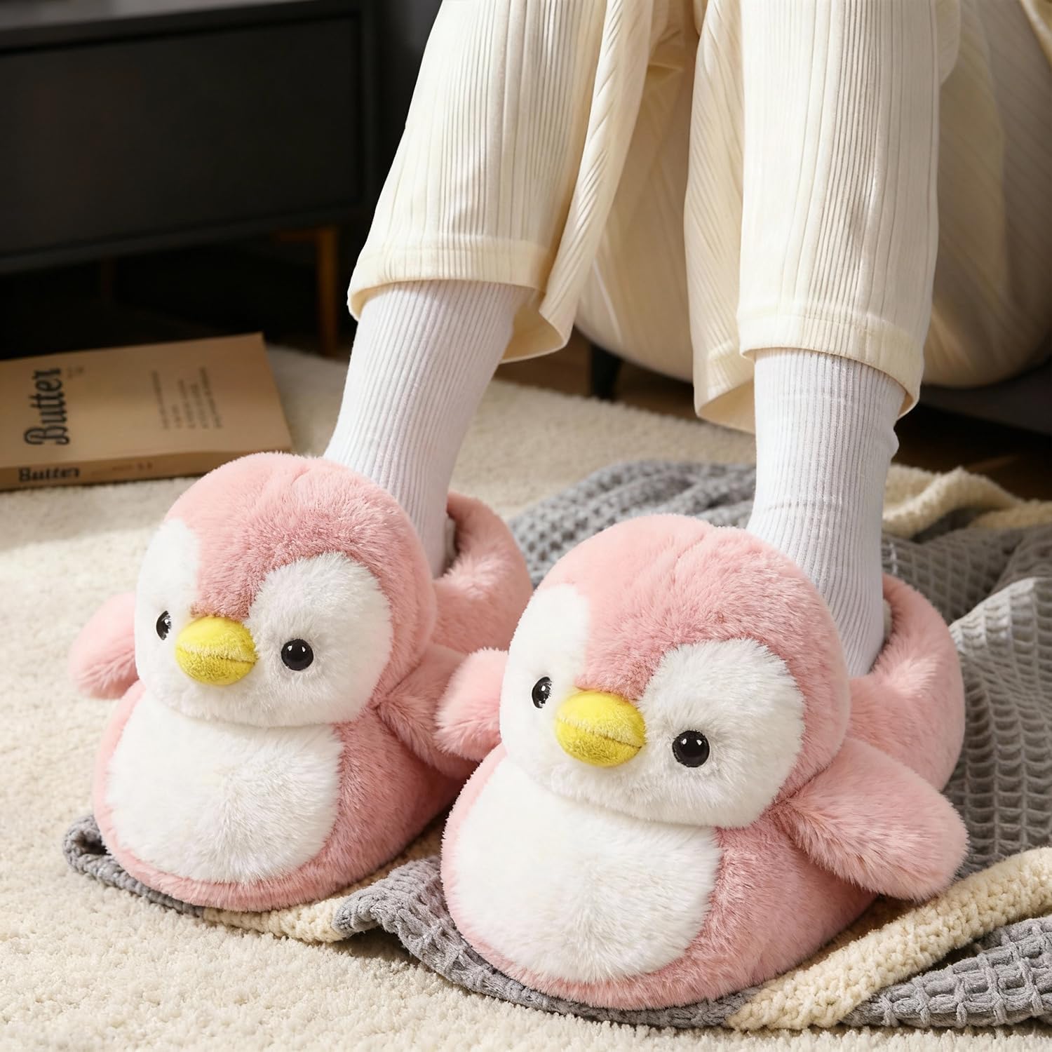 Penguin Cute Women Slippers Funny Animal Slippers Novelty Plush Slippers Fluffy Fuzzy Winter Warm Bedroom House Shoes Cartoon Slippers for Women Men Teen Girls